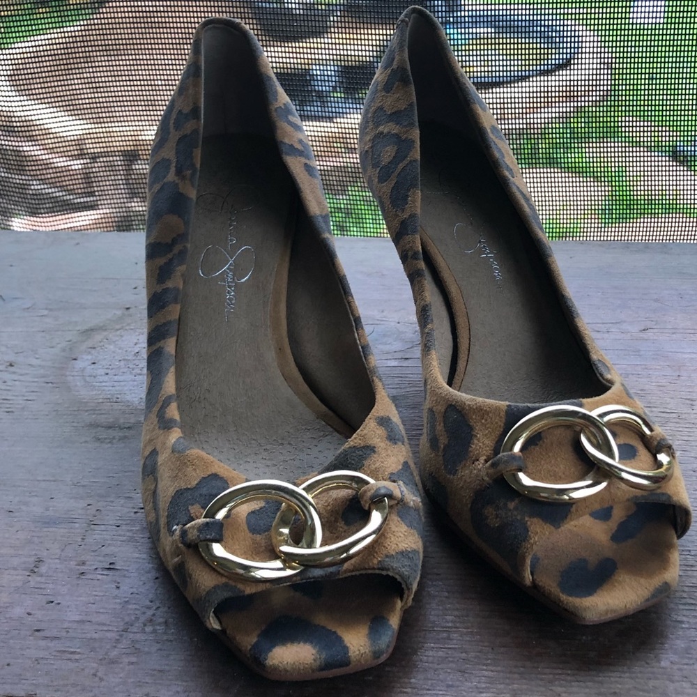 Leopard spot printed kitten heels
